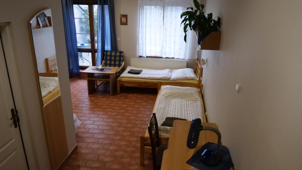 Penzion Na Hradbách Louny Exterior foto