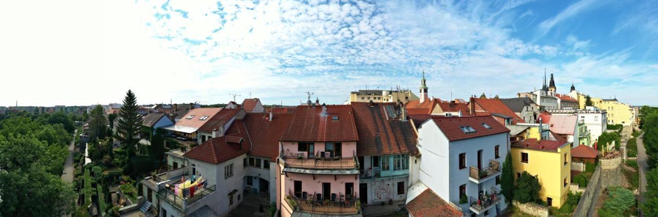 Penzion Na Hradbách Louny Exterior foto